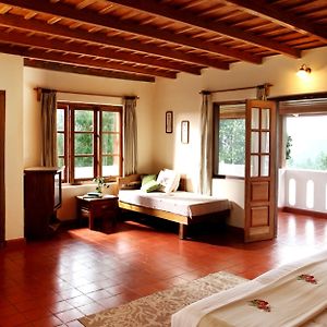 Estate Room